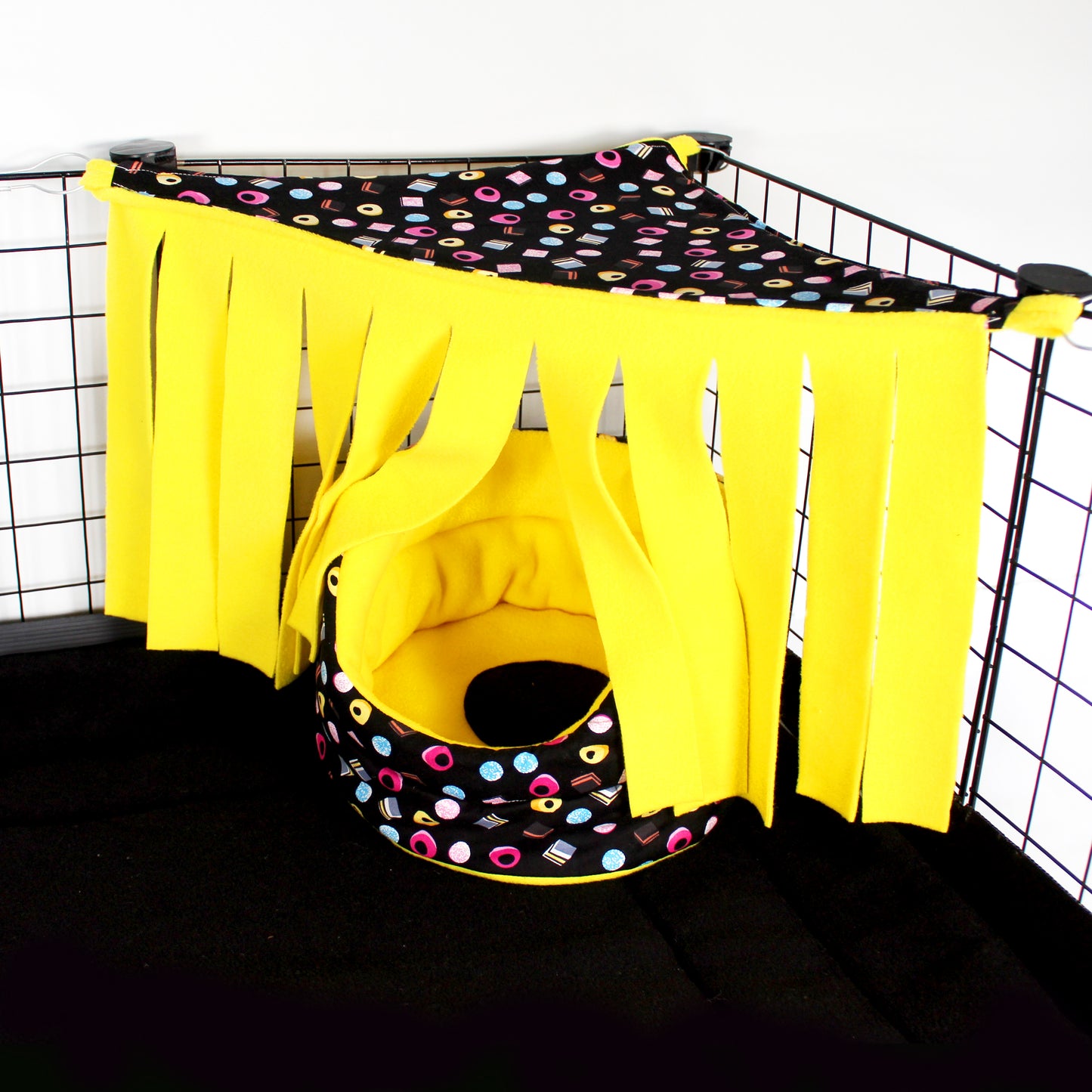 Liquorice Allsorts Cuddle Cup Bed